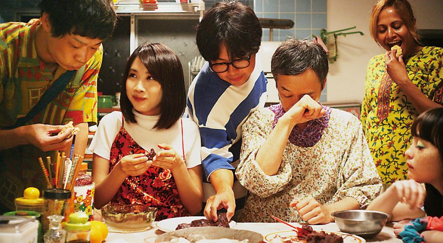 自分探しの秘訣は、おいしいものをお腹いっぱい食べること ― 新鋭ふくだももこ監督が描く『おいしい家族』