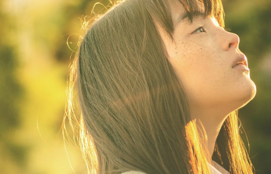 「死ぬなよ」「はい……」震災孤児の少女の一人旅『風の電話』　モトーラ世理奈が即興演技で覚醒！
