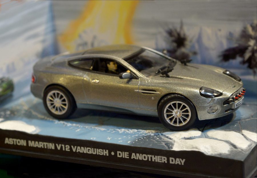 『007』ボンドカーは無邪気な大人の夢、そして冒険への憧れ!! レーザー光線にラジコン化BMW！