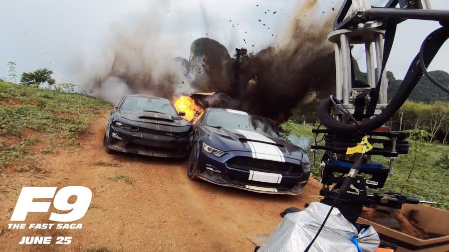車を破壊し続ける！「ワイスピ」“衝撃のカースタント”映像解禁!! 大人気カーアクション映画の裏側に迫る