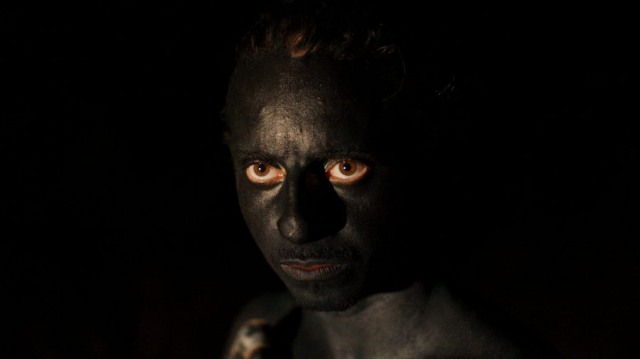 少年少女ゲリラ兵の狂気と“美しき地獄”！ 気鋭A・ランデス監督が語る『MONOS 猿と呼ばれし者たち』