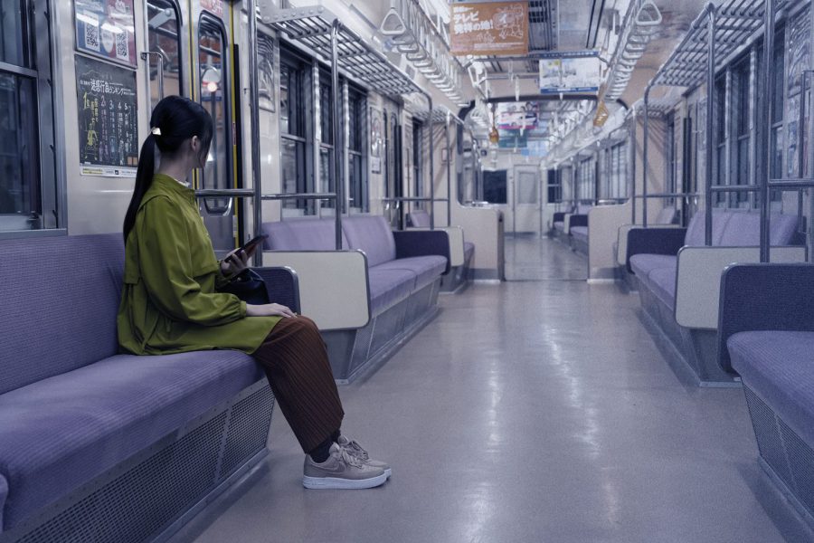 『きさらぎ駅』ネット発のオカルト都市伝説“電車で神隠し”を映画化！ 予想の斜め上を行く大喜利展開に衝撃!!
